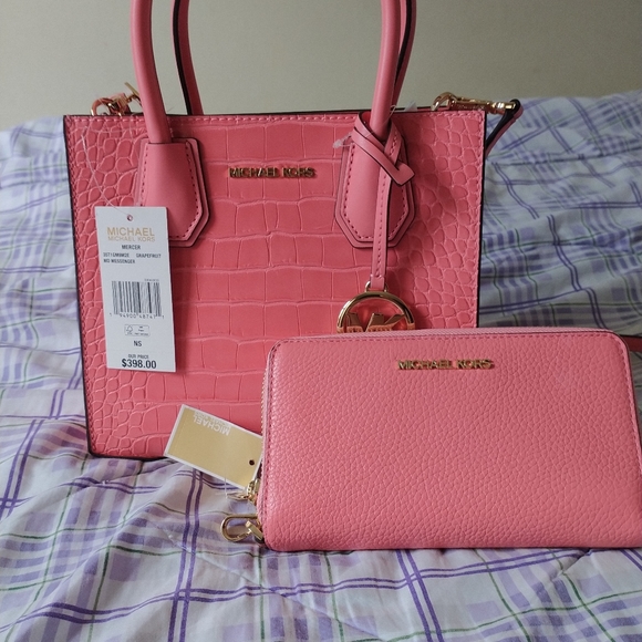 Michael Kors Handbags - Michael Kors Purse